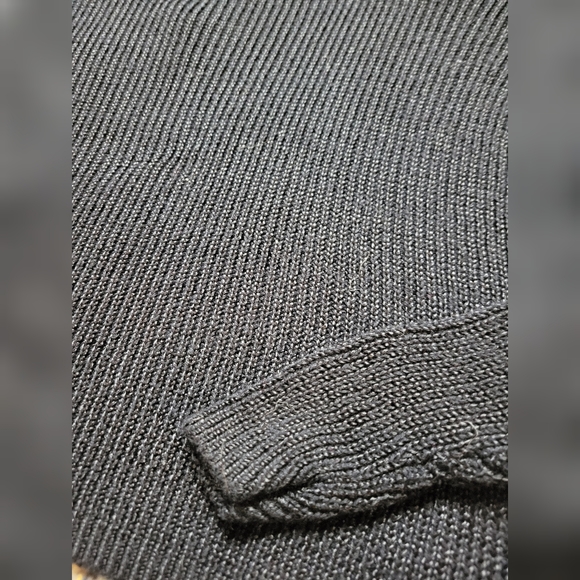 FREE W BUNDLE H&M tie back sweater - Picture 2 of 9